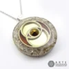Vista lateral del Collar Orgón Vesica Piscis con Citrino y Cristal Swarovski® con cadena de acero inoxidable sobre fondo blanco