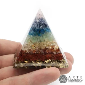 Pirámide Orgonita Chica 7 Chakras con Varios Cuarzos